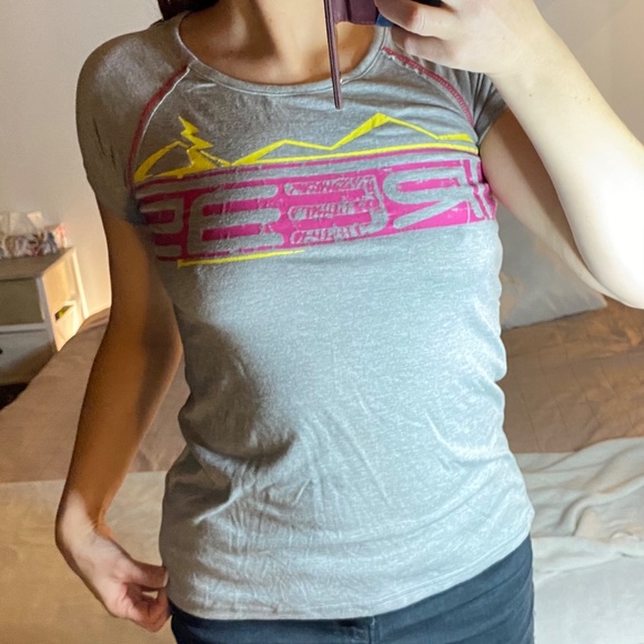 Grey top with line of buttons in the back - Picture 3 of 4